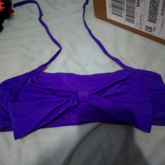 Swimsuit top - Picture 1 of 1